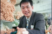 好，用户让我写一篇关于钟祥申请大学生补贴服务的文章，标题和内容都要写。首先，我需要明确文章的结构。标题要吸引人，内容要详细且符合要求