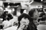 接下来，文章标题要吸引人，同时包含关键词。比如申请补贴128，政策解读与申请指南这样的标题，既明确又包含关键词