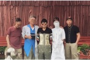 好，用户让我写一篇关于申请新车补贴的文章，标题和内容都要写。首先，我需要确定文章的结构。标题要吸引人，可能用新车补贴攻略，如何轻松获取购车优惠这样的标题，既明确又吸引读者