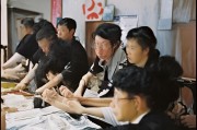 嗯，用户让我写一篇关于穷人补贴申请的文章，首先我得确定标题。标题要吸引人，同时又能明确主题，所以穷人补贴申请，如何有效缓解生活压力这个标题不错，既点明了主题，又说明了文章的目的