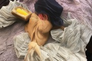 好，用户让我写一篇关于香港补贴申请的文章，标题和内容都要写。首先，我需要确定文章的结构。标题要吸引人，可能用香港补贴申请，政策解读与申请指南这样的标题，既说明主题，又有指导性