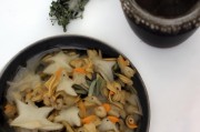 好，用户让我写一篇关于边民补贴申请的文章，标题和内容都要写。首先，我需要明确边民补贴是什么，它的作用和意义。边民补贴通常是指帮助边境地区居民解决生活中的实际困难，比如经济支持、就业机会等
