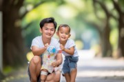 嗯，用户让我写一篇关于少儿补贴申请的文章，标题和内容都要写。首先，我得理解用户的需求。关键词是少儿补贴申请，所以文章应该围绕这个主题展开，可能需要介绍补贴的定义、申请条件、流程以及好处