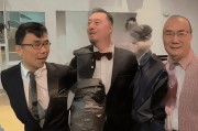 好，用户让我写一篇关于产后申请补贴的文章，标题和内容都要写。首先，我需要确定文章的结构。标题要吸引人，可能用产后申请补贴，新手妈妈的必看指南这样的标题，既点明主题，又有亲和力