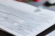 嗯，用户让我写一篇关于补贴申请文稿的文章，标题和内容都要写。首先，我得理解用户的需求。补贴申请文稿，可能是指用于申请政府或组织补贴的文案。这类文章通常需要正式、条理清晰，同时要突出申请者的困难和需求