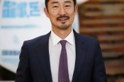 好，用户让我写一篇关于就业补贴一年申请一次吗的文章，先写标题，再写内容，内容不少于872个字。首先，我需要明确就业补贴的定义和常见类型，这样读者才能清楚申请的依据