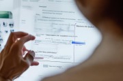 注册苹果ID时，如何正确填写验证码代码？
