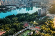 好，用户让我写一篇关于场地补贴网上申请的文章，标题和内容都要写。首先，我需要确定文章的结构。标题已经给出，接下来是引言，然后是几个主要部分，最后是结论