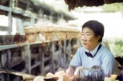 要吸引人，同时明确主题。标题已经给出，但可能需要优化一下，让读者一看就知道是关于美团健康证补贴的。比如美团健康证如何申请补贴？实用指南助您轻松获得健康福利这样的标题，既明确又吸引点击