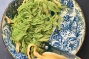 好，用户让我写一篇关于申请班长补贴的文章，标题和内容都要写。首先，我需要明确用户的需求。看起来用户可能是一名学生，想要申请班长补贴，所以文章应该是指导性的，帮助他们了解如何申请