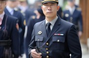 嗯，用户让我写一篇关于站岗补贴申请的文章，标题和内容都要写。首先，我得理解用户的需求。可能用户是需要申请站岗补贴的人，或者是负责审核补贴的人。不管怎样，文章需要详细且有说服力
