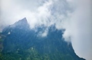 好，用户让我写一篇关于深圳城中村纾困补贴申请的文章，标题和内容都要写。首先，我需要明确文章的结构。标题要吸引人，内容要详细且符合要求