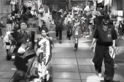 方面，要简洁明了，能够吸引读者。比如2023年12000补贴申请指南，如何顺利申请补贴这样的标题，既说明了补贴金额，又涵盖了申请指南，比较符合用户的需求