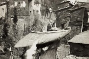好，用户让我写一篇关于家暴补贴申请的文章，首先得确定标题。标题要简洁明了，又能吸引读者，所以家暴补贴申请，法律与政策的解读与申请指南听起来不错