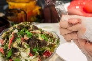 好，用户让我写一篇关于广东中小学生补贴申请表的文章，标题和内容都要写。首先，我需要明确用户的需求。看起来用户可能是一位教育工作者或者学生，想要了解如何填写补贴申请表，或者想了解补贴的具体内容和流程