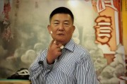 好，用户让我写一篇关于快递申请补贴的文章，标题和内容都要写。首先，我需要确定文章的结构。标题要吸引人，可能用快递行业补贴申请指南，助力中小商家破局这样的标题，既点明了主题，又有一定的吸引力