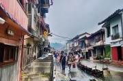 好，用户让我写一篇关于浙江住房申请补贴的文章，标题和内容都要写。首先，我需要确定标题，要简洁明了，又能吸引读者。考虑到补贴是关于住房的，标题可以定为2023年浙江住房申请补贴政策解析及办理指南