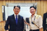 嗯，用户让我写一篇关于申请药品补贴的文章，标题和内容都要写。首先，我得确定标题，得吸引人又专业。可能用申请药品补贴，政策解读与申请指南这样的标题，既涵盖了申请的内容，又说明了政策部分