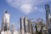 好，用户让我写一篇关于五保户真样申请住房补贴的文章，首先得确定标题。标题要简洁明了，能吸引读者，所以五保户真样申请住房补贴，政策解读与申请指南听起来不错