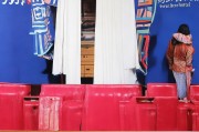 好，用户让我写一篇关于霍邱县残疾人补贴申请表的文章，还给了标题和内容的要求。首先，我需要明确文章的结构和内容要点。标题已经确定是霍邱县残疾人补贴申请表，接下来是正文部分