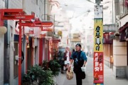 好，用户让我写一篇关于重大医疗补贴申请的文章，首先得确定标题。标题要简洁明了，又能吸引读者，所以重大医疗补贴申请指南，如何高效申请及政策解读听起来不错